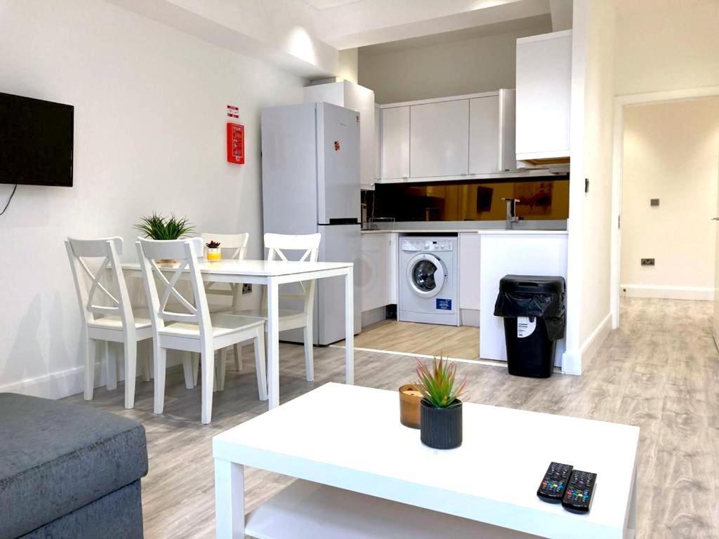 Harrow Apartments ลอนดอน ภายนอก รูปภาพ